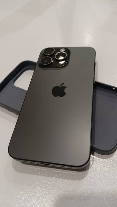 15 Pro Max 256GB JV with Box