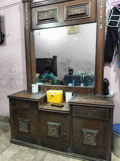 dressing table
