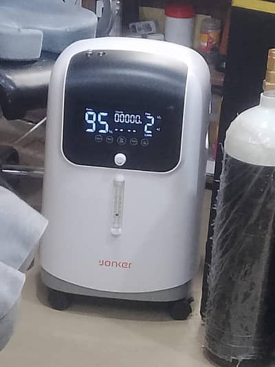 Oxygen Concentrator/oygen machine/Oxygen cylinder/