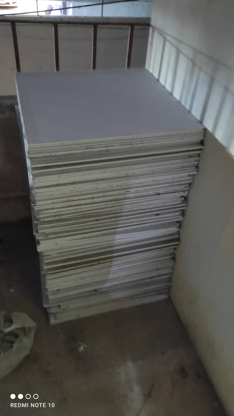 False ceiling 2 × 2 2