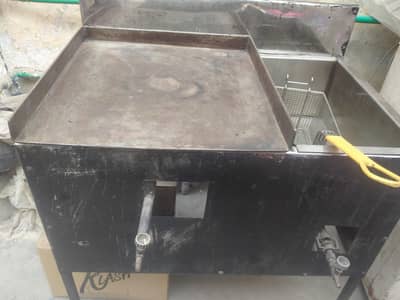 Burger Showrma  counter  with snairs