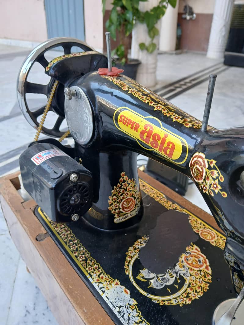 Sewing machine  good condition 0