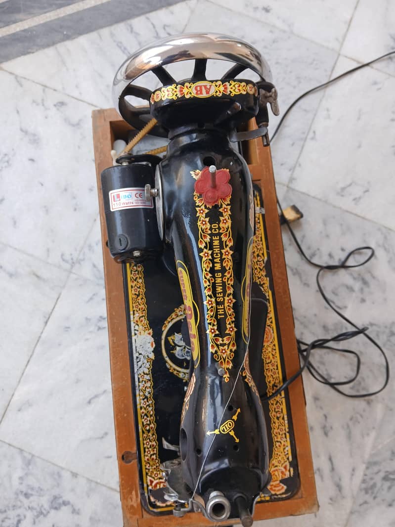 Sewing machine  good condition 3