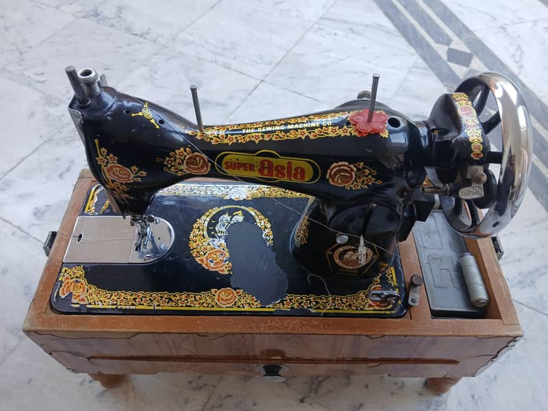 Sewing machine  good condition 8