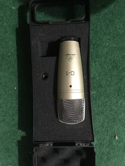 Behringer u phoria um2 complte bundle for sale