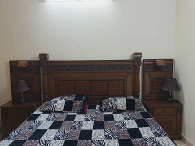 Wooden King Size Bed set like new(6months old)