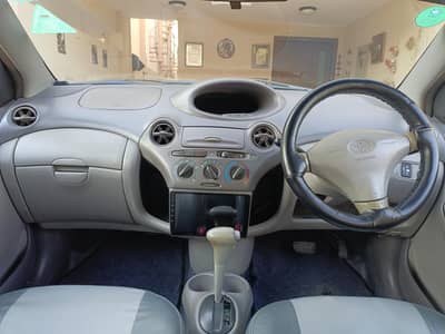 Toyota Platz 2000 model 1300cc