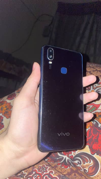 Vivo y11 with box