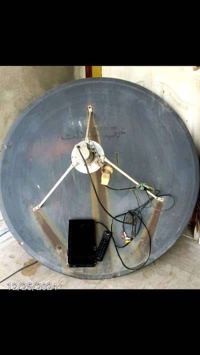 4 feet dish antenna new receiver remote