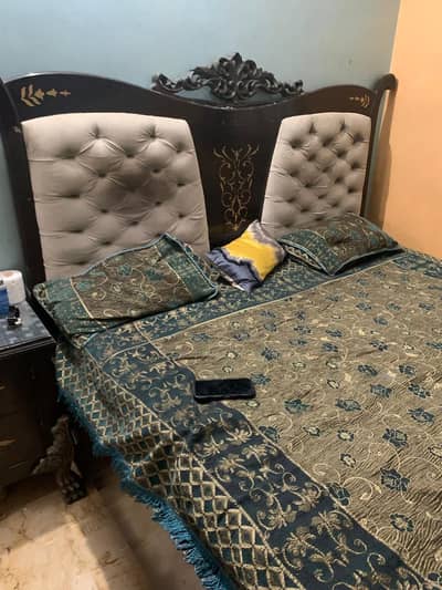 Furniture used ha achi condition ma ha mattress nhi ha