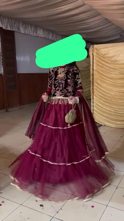 1 time use net skirt nd walvet shirt