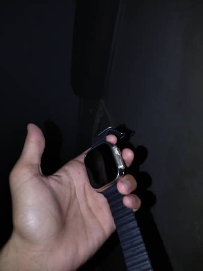 condition 10 10 and box and charger not available and watch working