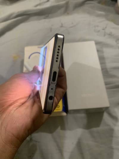 Camon 20 with box and charger - genuinely