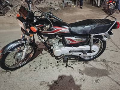 Honda for sale 2022 modal red  color good condition 10by10 condition