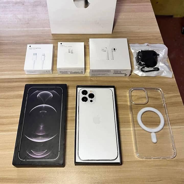 i Phone 8plus, 11,12,13,14,15 pro max on instalment Whatsap 3446372500 1