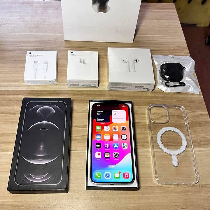 i Phone 8plus, 11,12,13,14,15 pro max on instalment Whatsap 3446372500 2