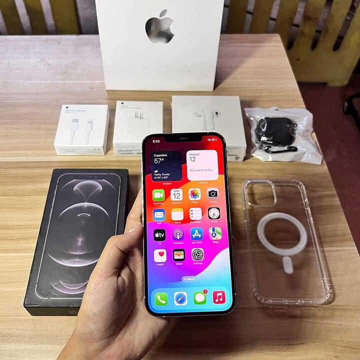 i Phone 8plus, 11,12,13,14,15 pro max on instalment Whatsap 3446372500 3