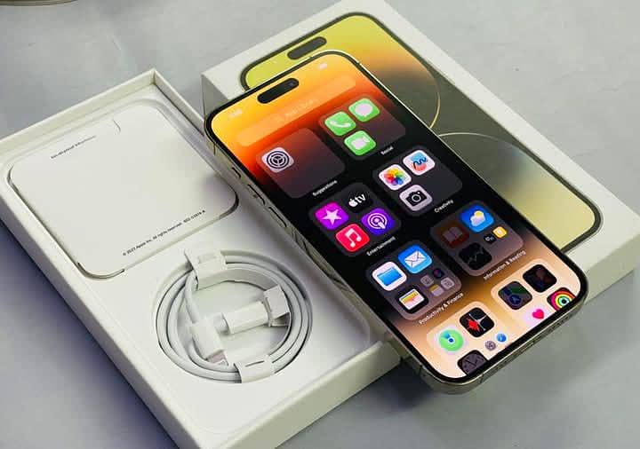 i Phone 8plus, 11,12,13,14,15 pro max on instalment Whatsap 3446372500 12