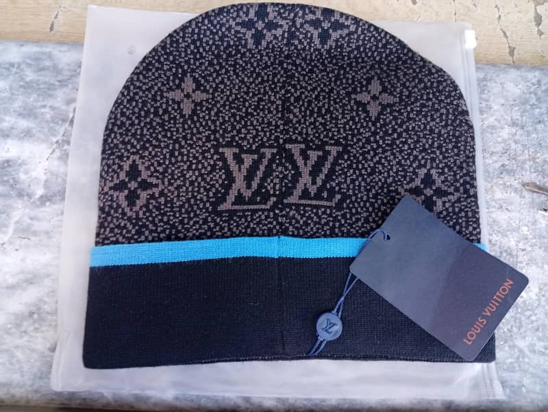 LOUIS VUITTON  CAP 0