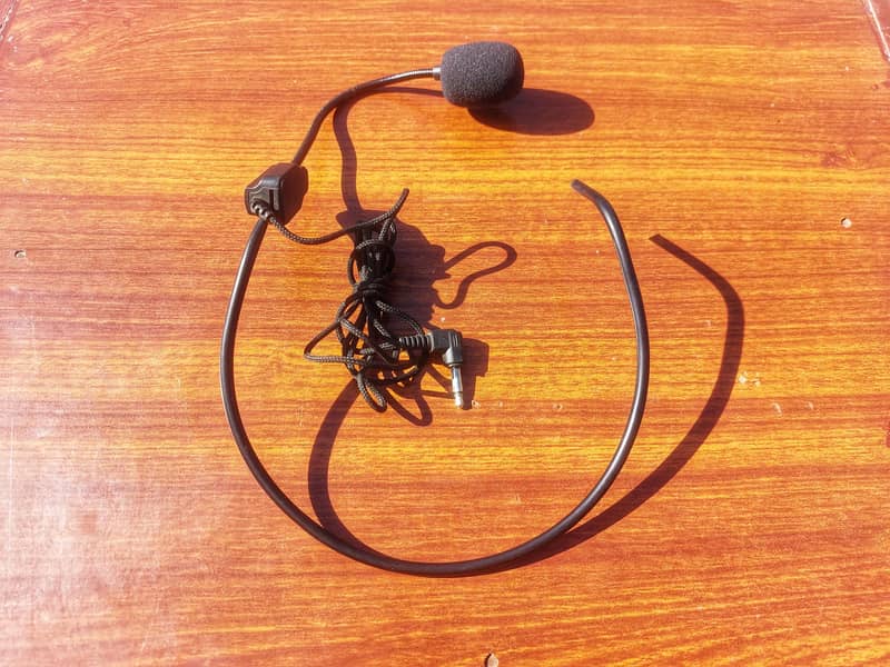 Wired headset Mic 0