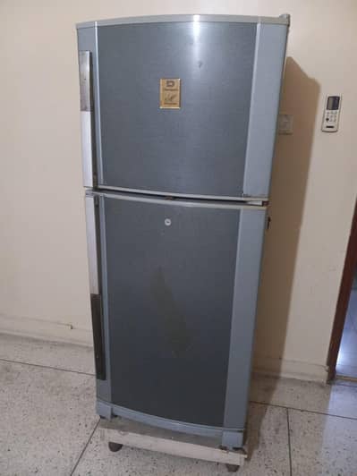 Dawlance freezer for sale home use aingal hand.