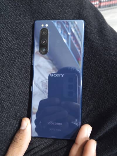 SONY  XPERIA 5