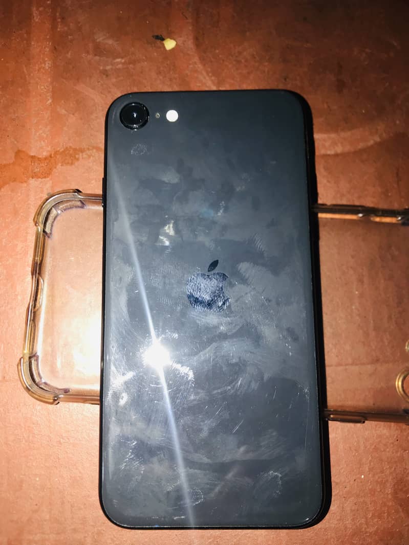 iPhone se 2020 6