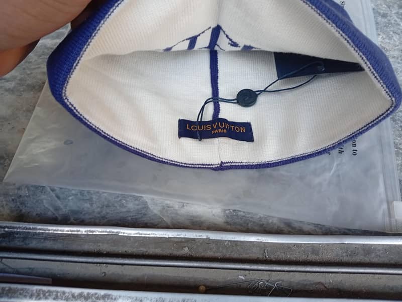 LOUIS VUITTON  CAP 6