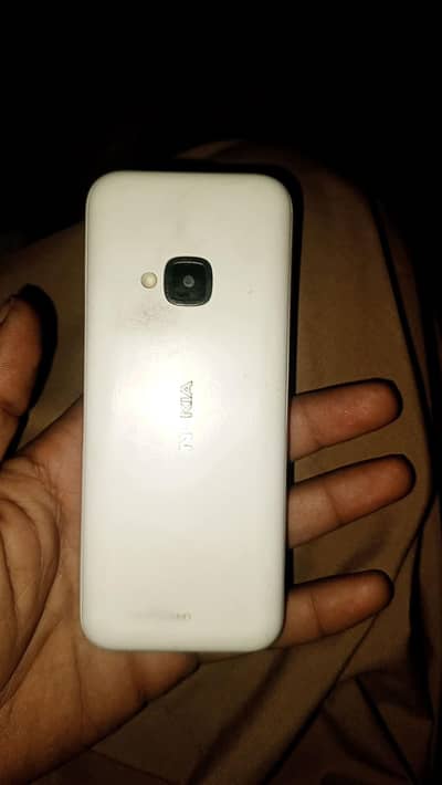 bahtren chalti hai ik hath k Chala hoa hai