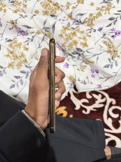 iPhone XS Max 4 month sim working