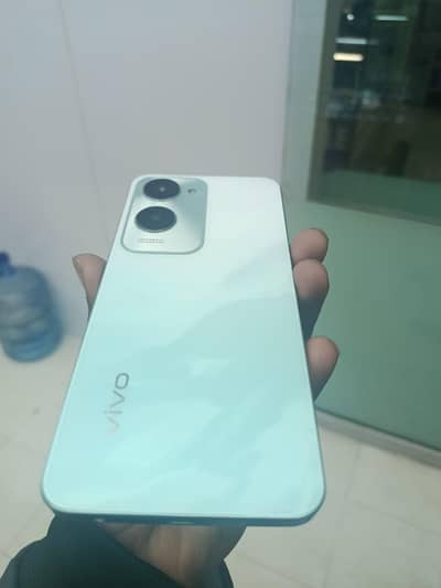 Vivo Y18 (4GB / 128GB) – Full 10/10 Condition – Box & Original Charger