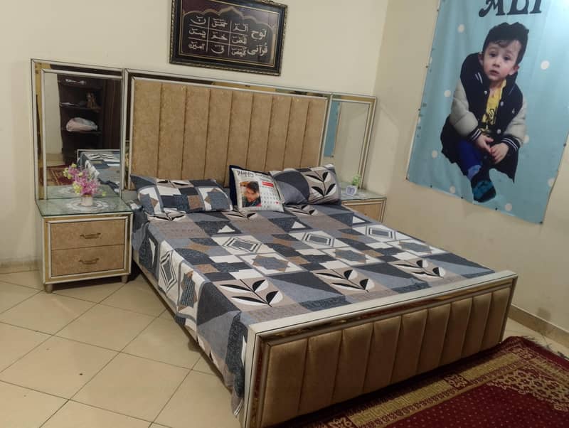 bed side tables  dressing 2