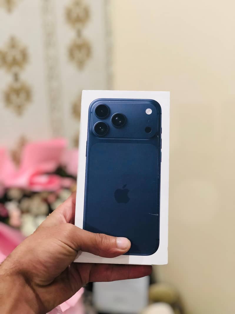 IPHONE 17 PROMAX SILVER X/A MODEL (512) GB 7