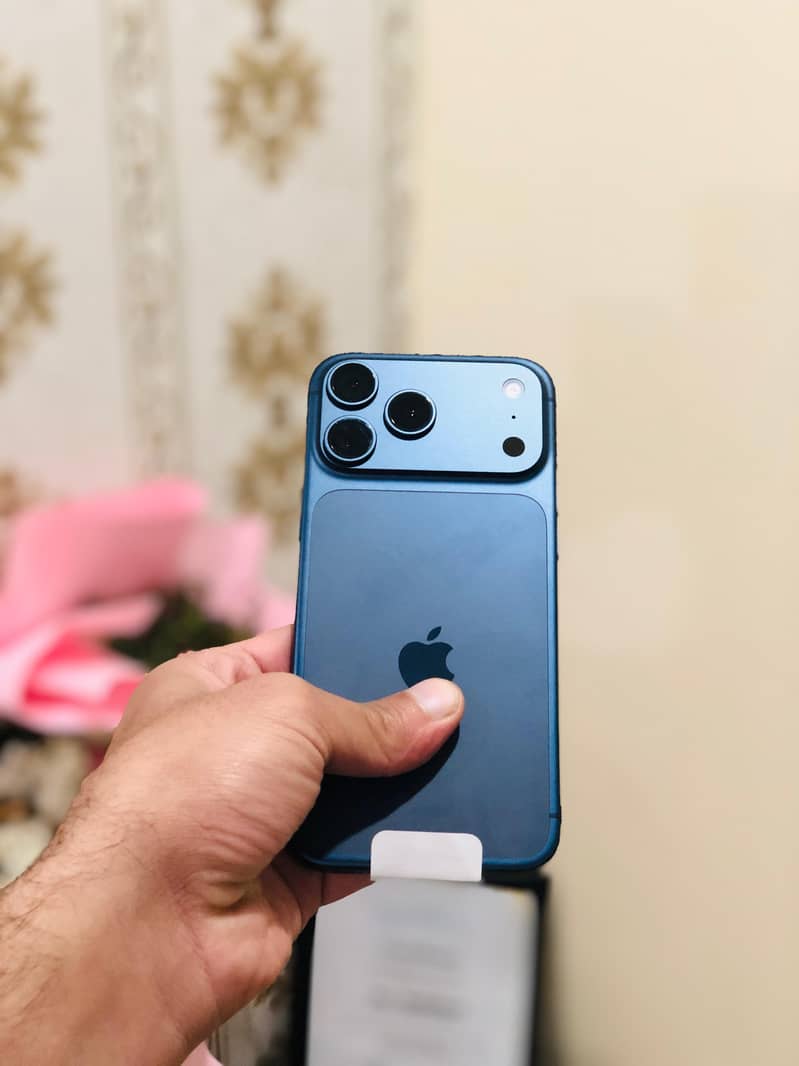 IPHONE 17 PROMAX SILVER X/A MODEL (512) GB 9