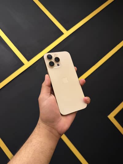 Apple 16 pro max Gold