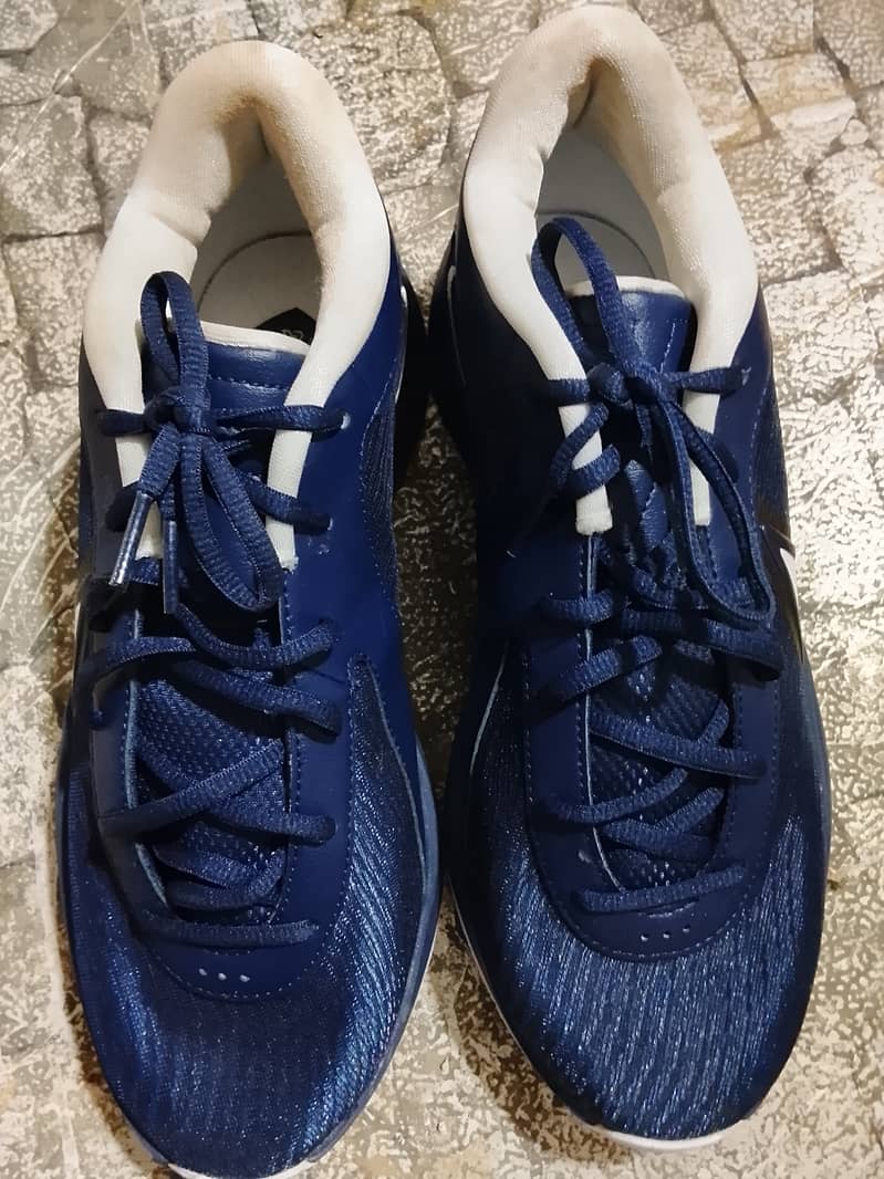 only one pair original 1