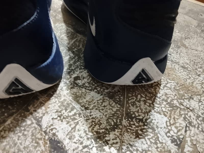 only one pair original 2