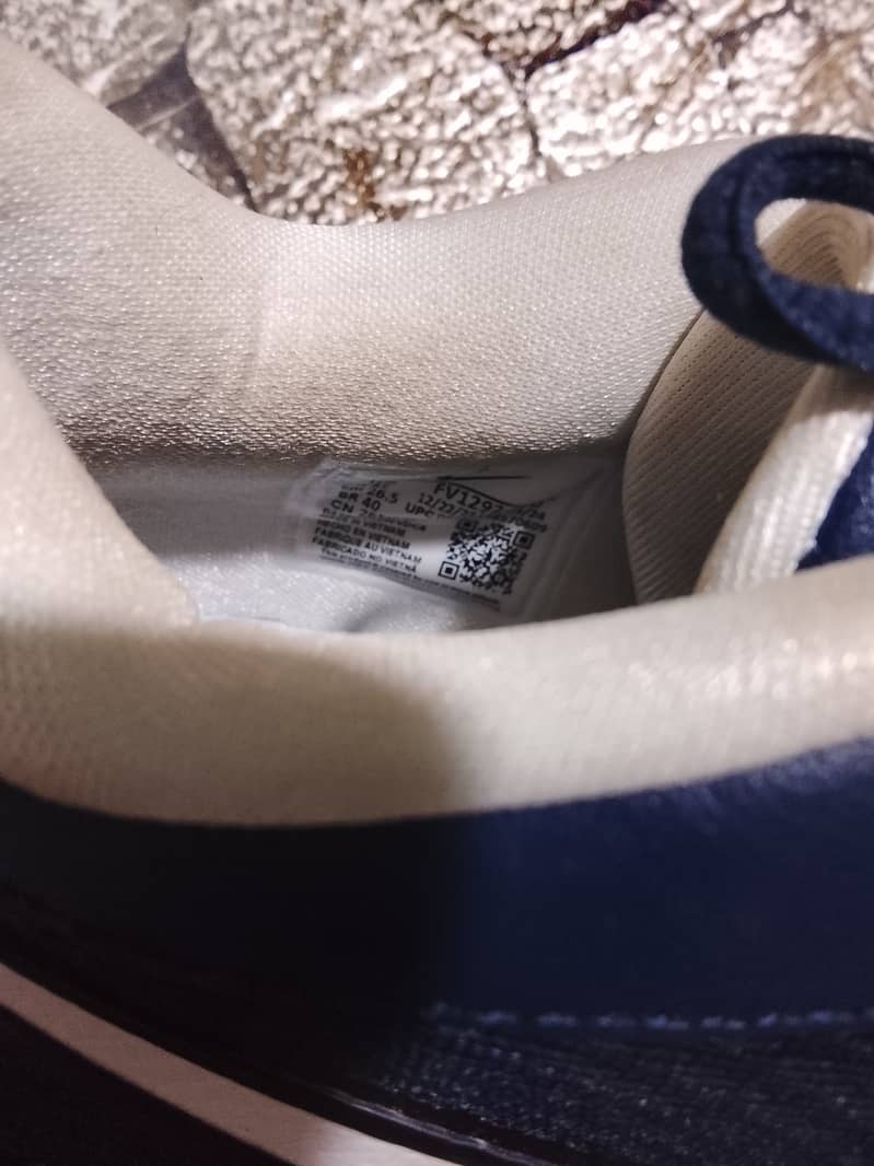 only one pair original 5