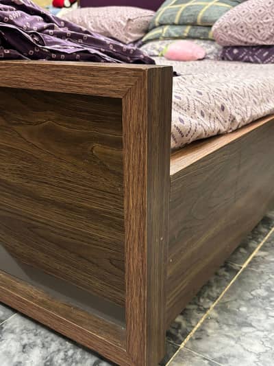 Complete bed set with mattres