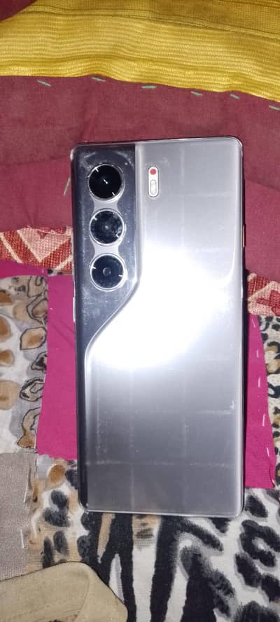 Tecno camon 40 pro 8+8/. 256 All okay only mobile and nic copy