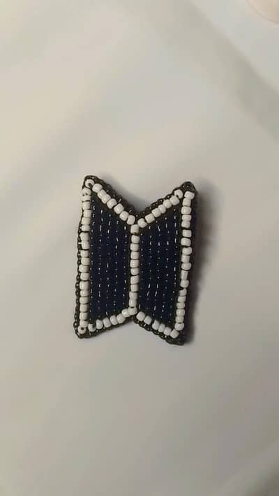 Beaded BTS sign brooch| white and black