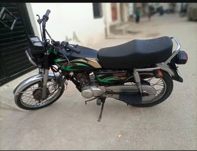 Unique 125 –  2017 – Karachi Registered