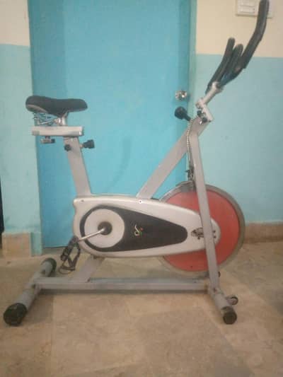 Gold star commerciall exercise bike