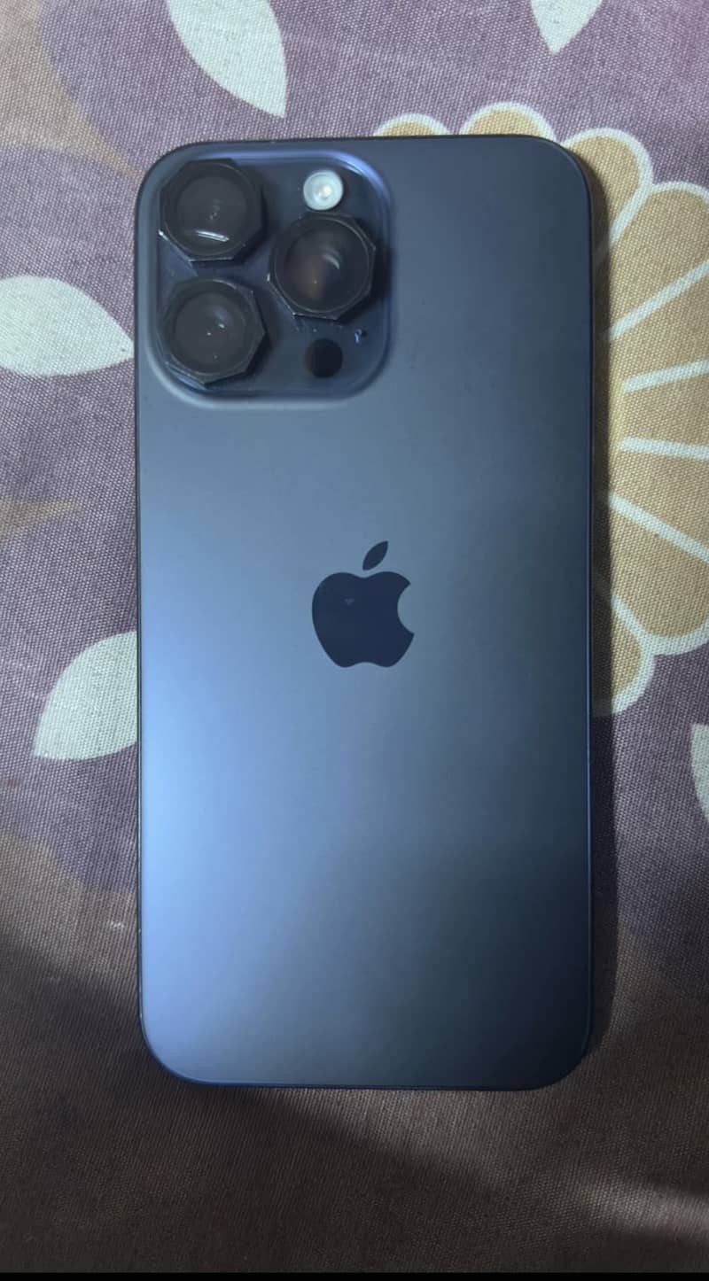 Apple iPhone 15 Pro Max 1