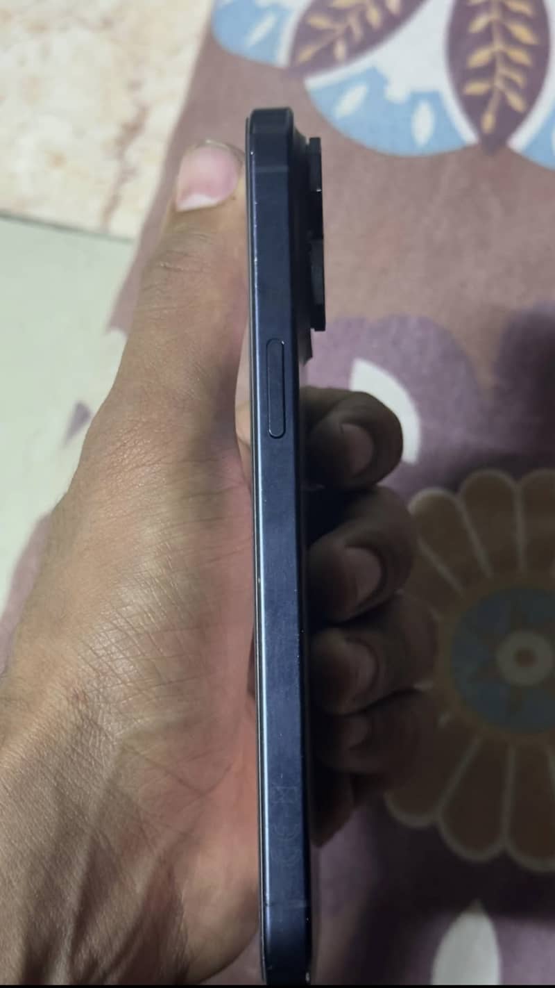 Apple iPhone 15 Pro Max 2