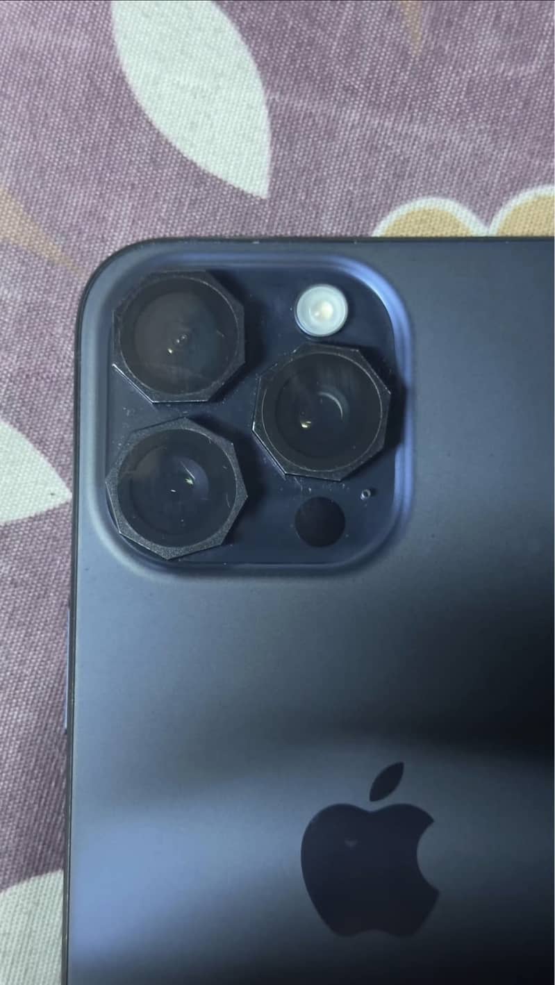 Apple iPhone 15 Pro Max 5