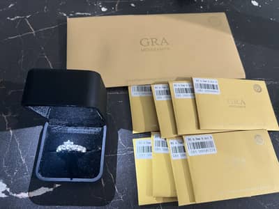 Paladium Ring with masonite diamonds with proper certificates