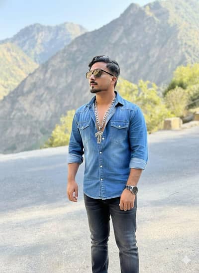 HOUSE JOB CHAIYE IM BOY AGE 19 Agar koi female rakhy contact me