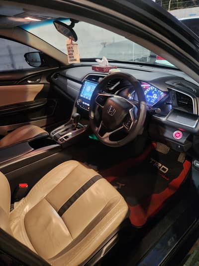 Honda Civic 2018 UG Red Meter