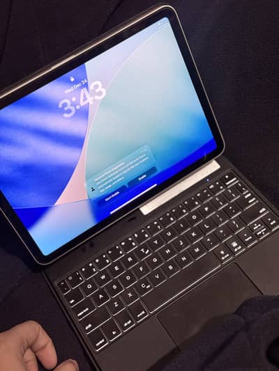 Ipad air m1 with pen & keyboard